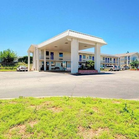 Economy Hotel Plus Оклахома Сити Екстериор снимка