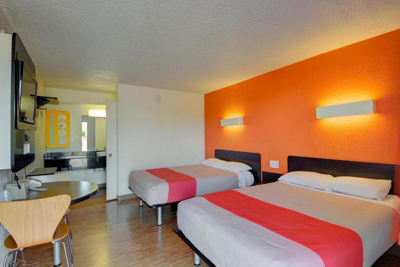 Economy Hotel Plus Оклахома Сити Екстериор снимка